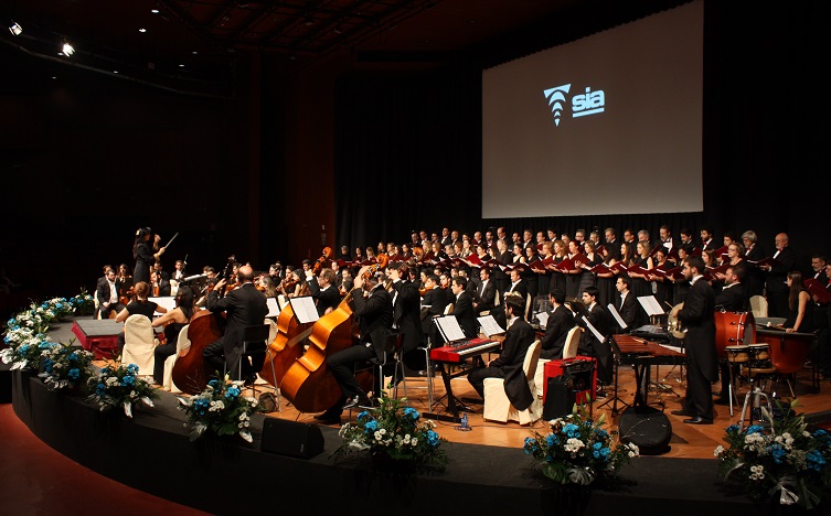 El Grupo SIA celebra su tradicional fiesta de Navidad con un concierto de la Orquesta Metropolitana y el Coro Talía