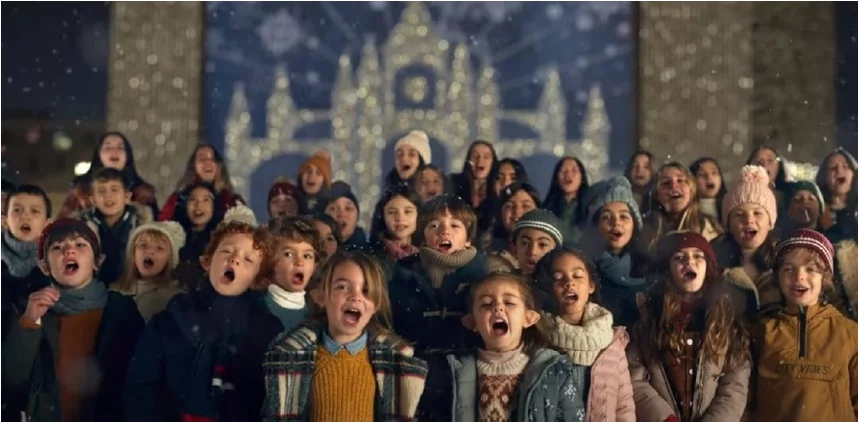 El coro infantil dirigido por Silvia Sanz, Talía Mini, son los “elfos mágicos” de El Corte Inglés